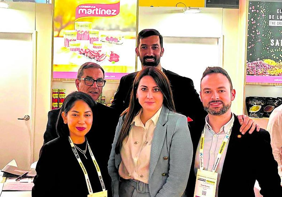 Equipo directivo de Conservas Martínez, en Alimentaria.