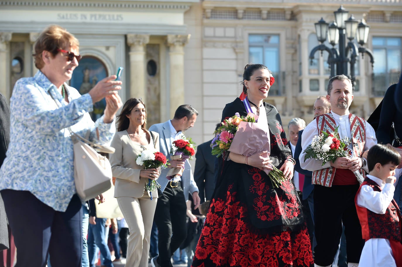 Las imágenes de la ofrenda floral a la Virgen de la Fuensanta