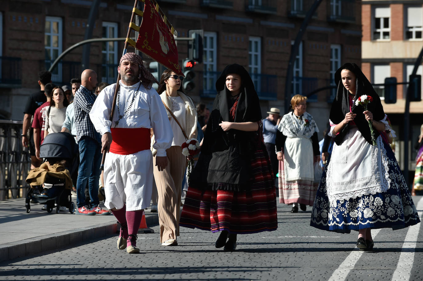 Las imágenes de la ofrenda floral a la Virgen de la Fuensanta