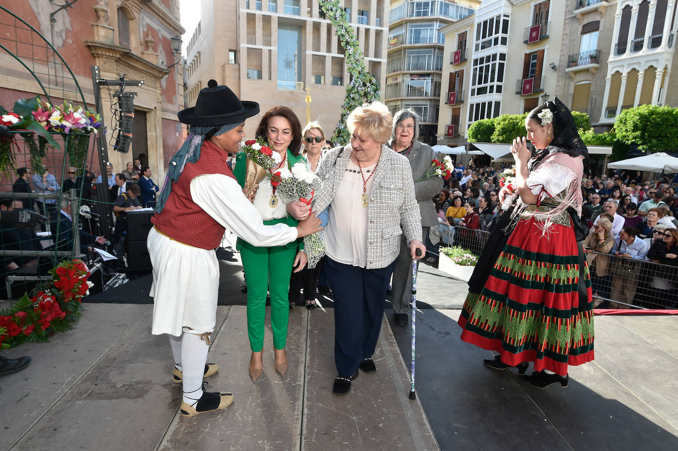 Las imágenes de la ofrenda floral a la Virgen de la Fuensanta