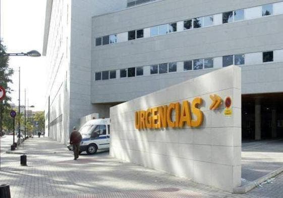 Puerta de Urgencias del hospital Reina Sofía de Murcia. en una foto de archivo.