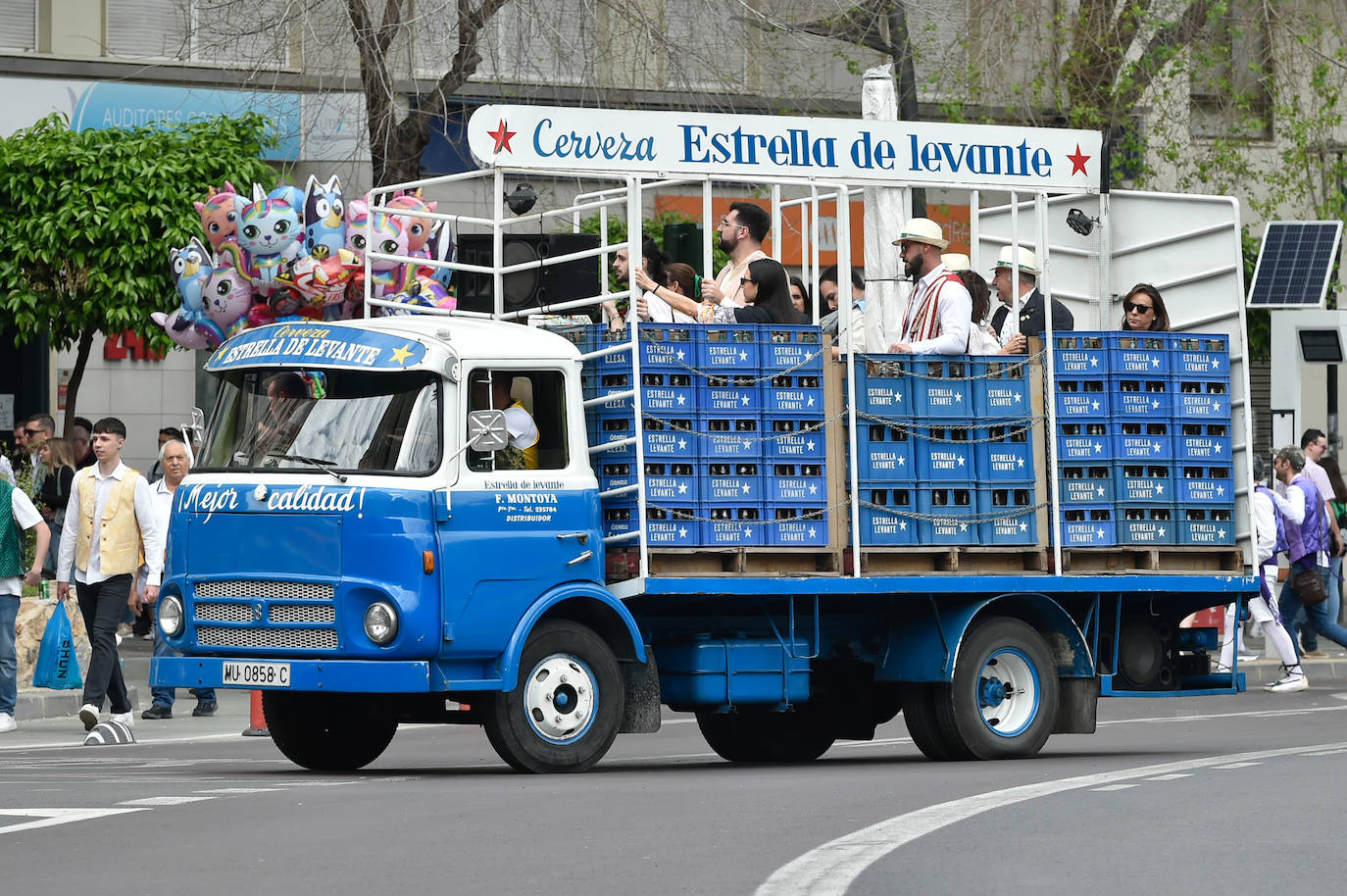 Las calles de Murcia rebosan en el Bando de la Huerta