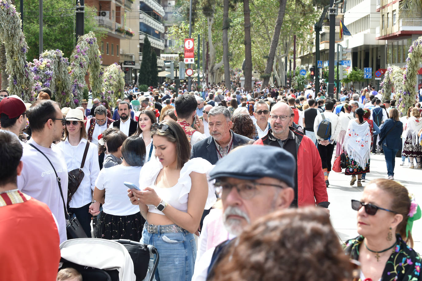 Las calles de Murcia rebosan en el Bando de la Huerta