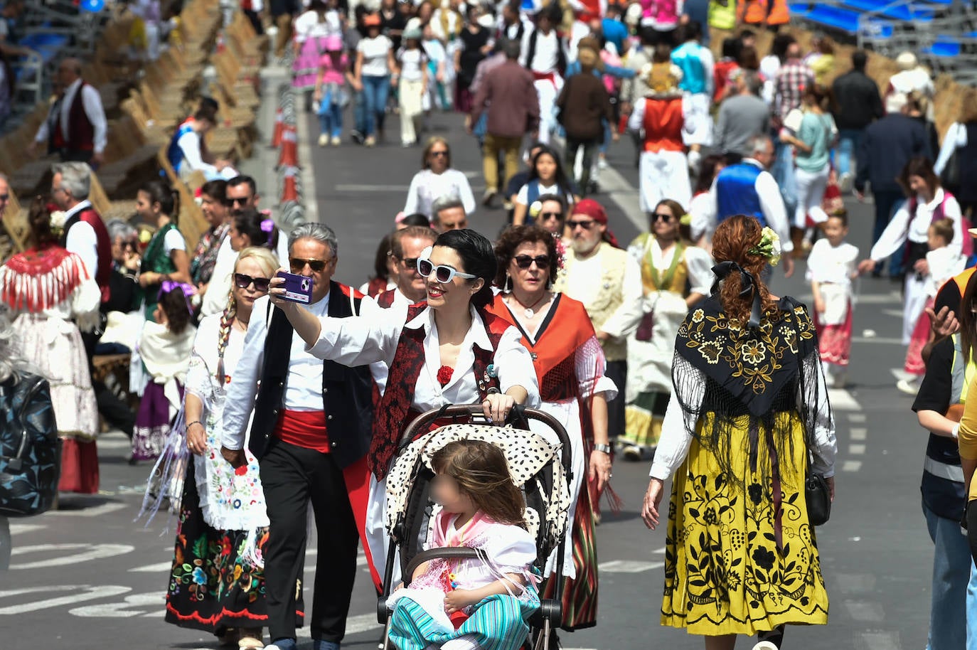 Las calles de Murcia rebosan en el Bando de la Huerta