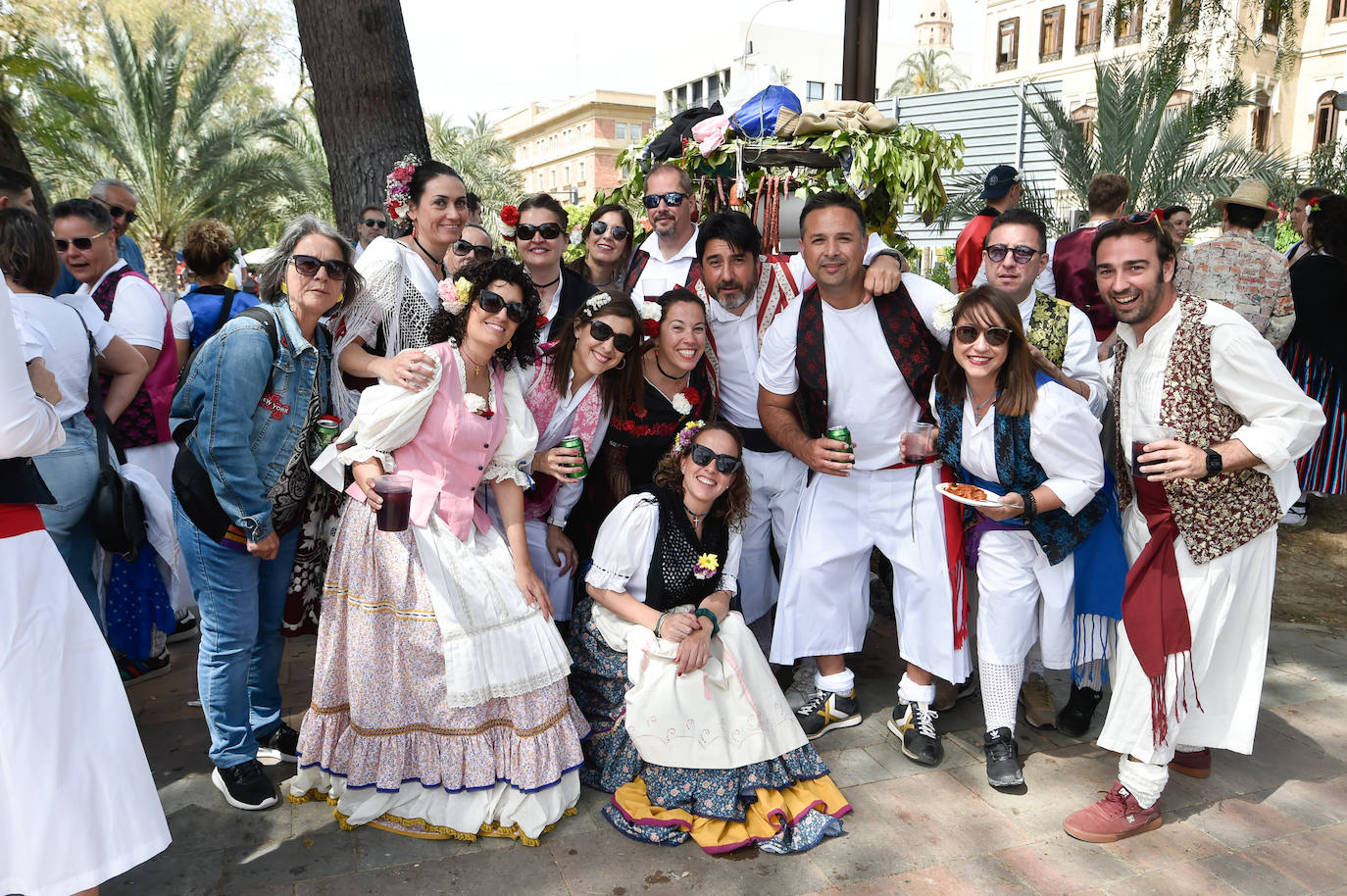 Las calles de Murcia rebosan en el Bando de la Huerta