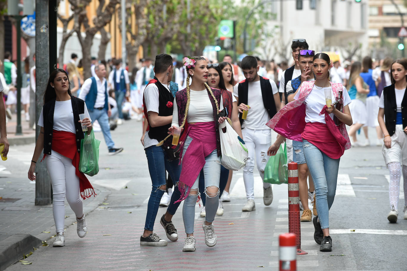 Las calles de Murcia rebosan en el Bando de la Huerta