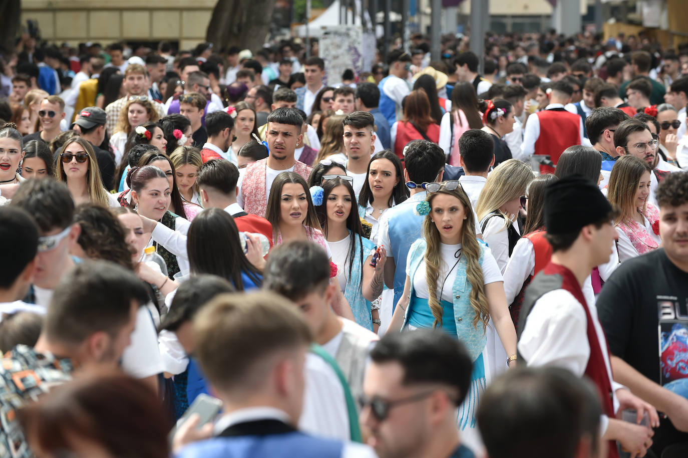 Las calles de Murcia rebosan en el Bando de la Huerta