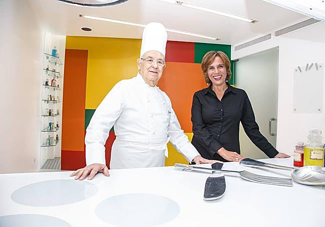 Raimundo y la nutricionista e investigadora Marta Garaulet en 2007.