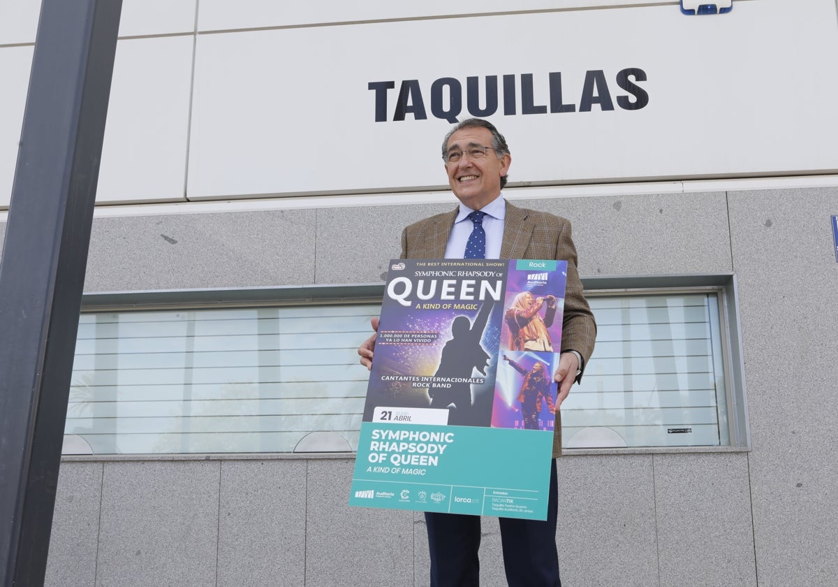 El concejal de la Oficina de Eventos en la presentación del espectáculo 'Symphonic Rhapsody of Queen'