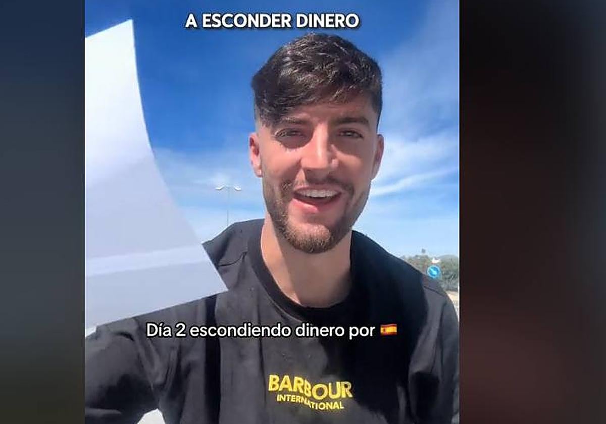 El 'influencer' Carlos García esconderá sobres con dinero esta tarde en Cartagena.