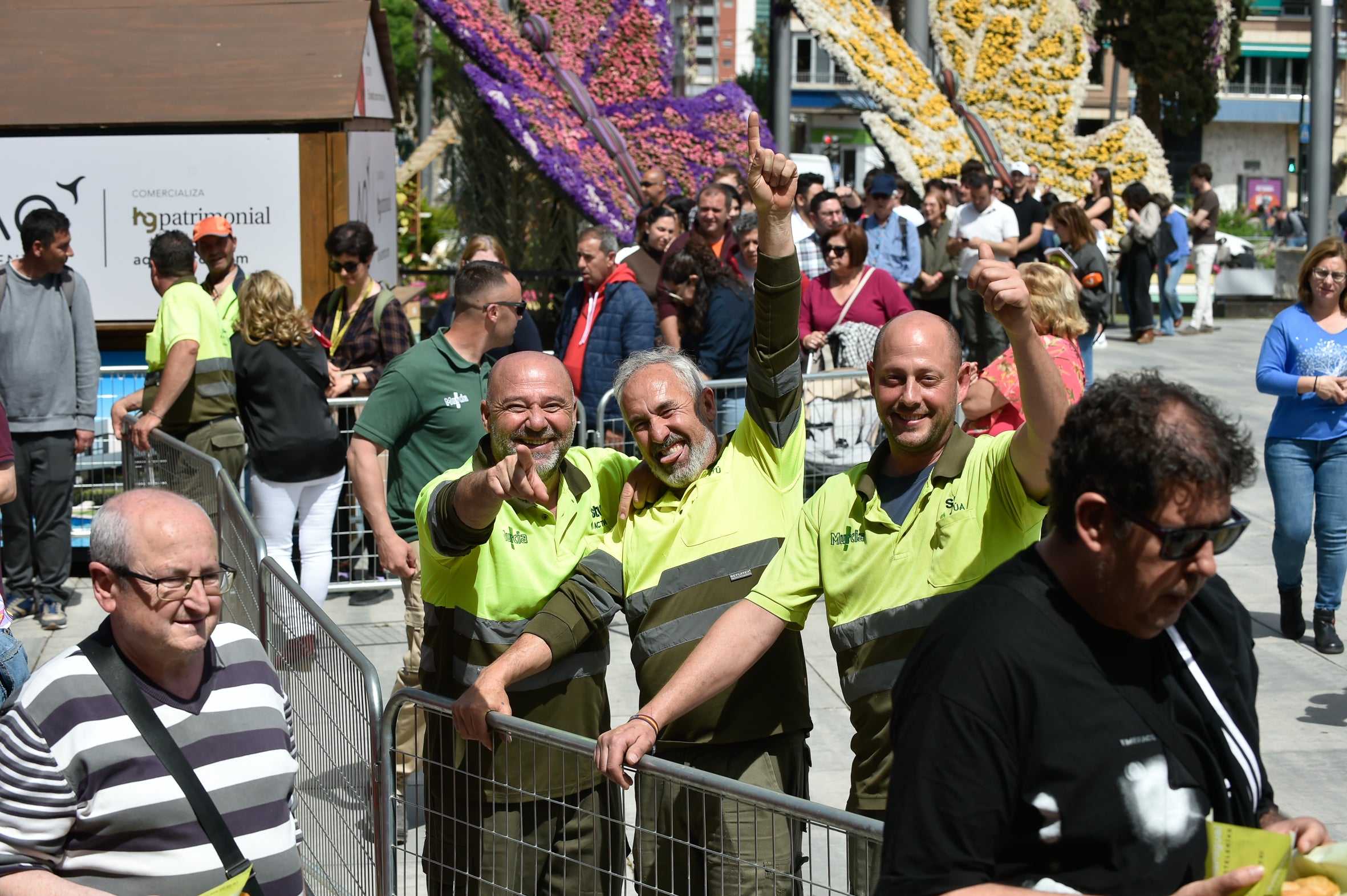 El reparto de pasteles de carne en la Circular, en imágenes
