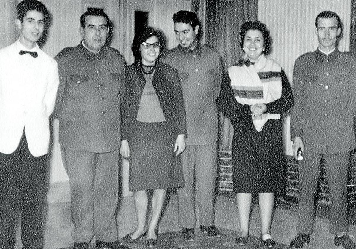 Con sus compañeros en el cine Principal, en una imagen de AS.