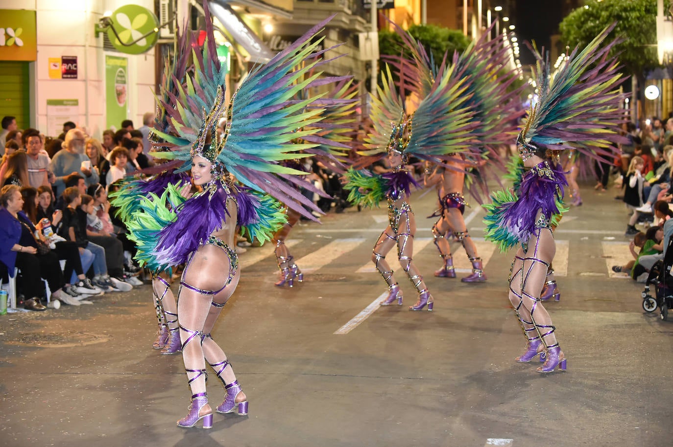 Las imágenes del desfile de la llegada de la Sardina a Murcia