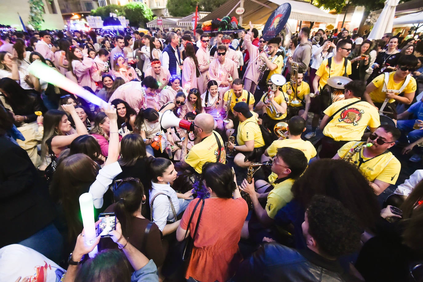 Las imágenes del desfile de la llegada de la Sardina a Murcia