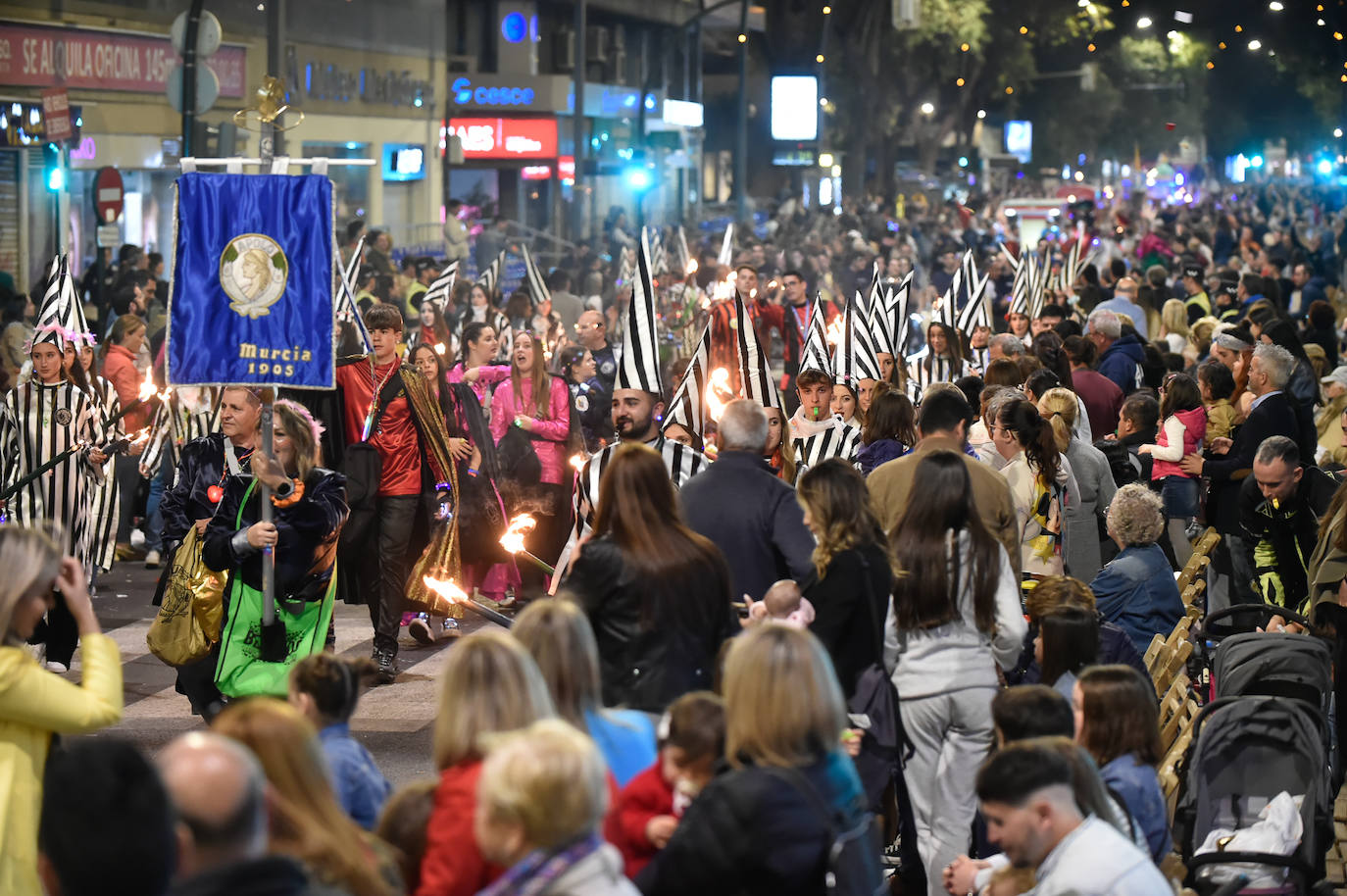 Las imágenes del desfile de la llegada de la Sardina a Murcia