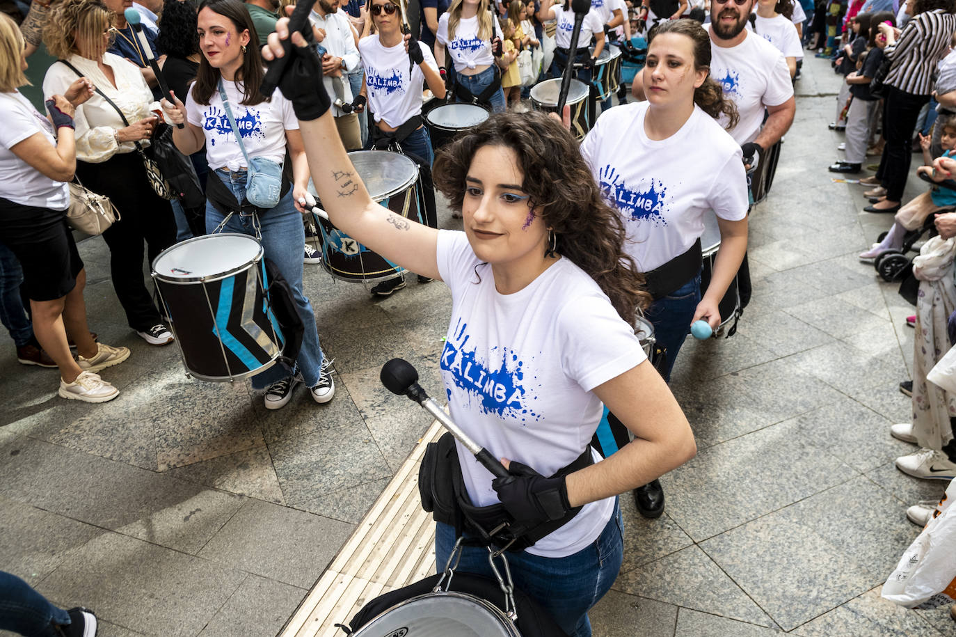 El pasacalles y desfile de Doña Sardina, en imágenes