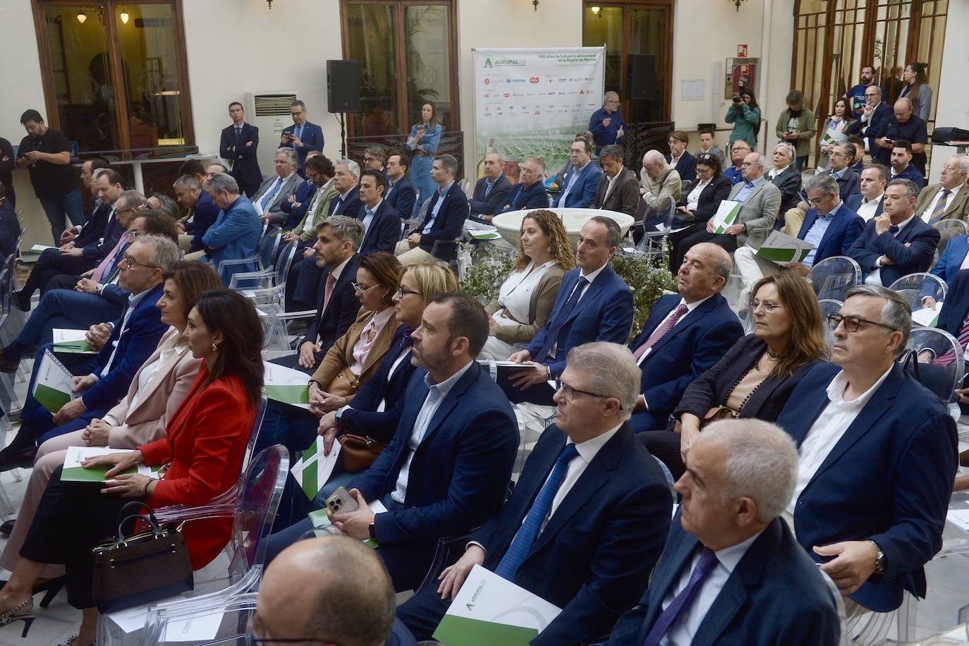Foro de Agrupal &#039;100 años de industria alimentaria en la Región. Dimensión económica y empresarial&#039;, en imágenes