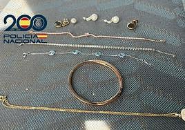 Algunos de los objetos recuperados.