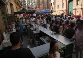 Barras en la calle en la Cruces de Mayo de 2023.