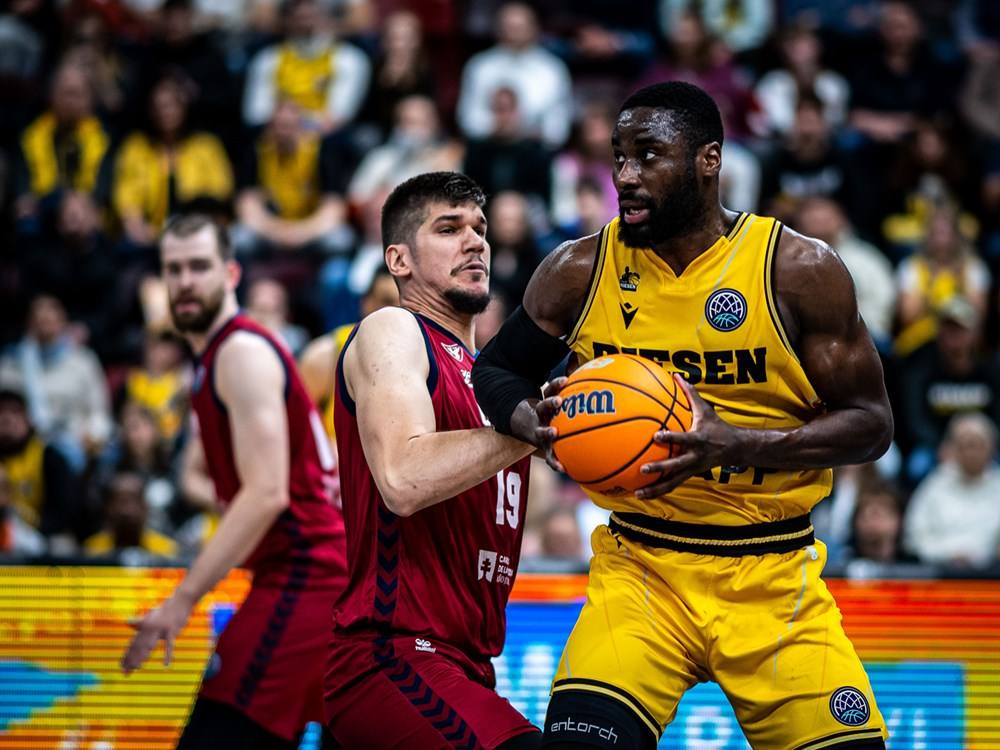 Las imágenes de la victoria del UCAM CB ante el Riesen