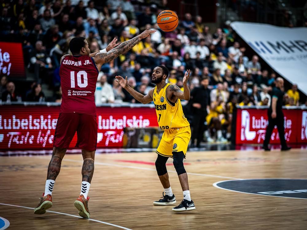 Las imágenes de la victoria del UCAM CB ante el Riesen