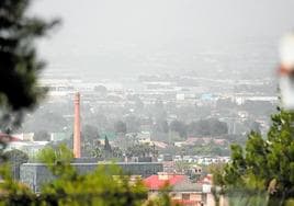 El polvo sahariano cubre la ciudad de Murcia el pasado domingo.