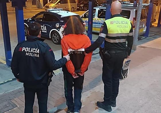 Una de las últimas detenciones practicadas por agentes de la Policía Local, en una imagen de archivo.