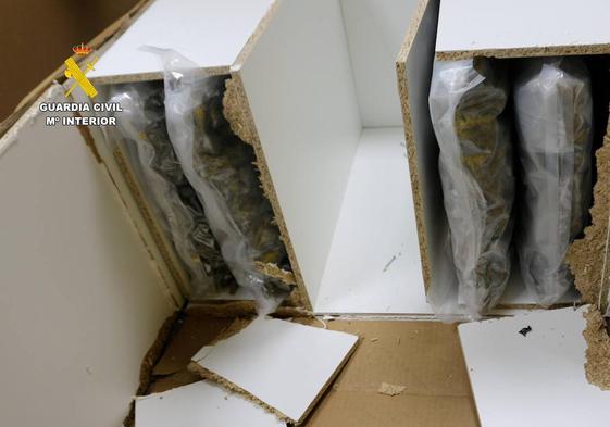 Los muebles interceptados que ocultaban paquetes de marihuana