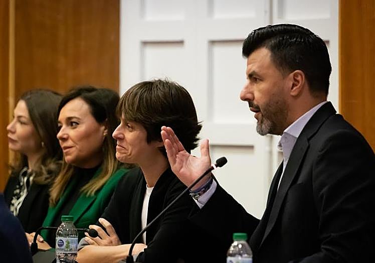 El portavoz de Cs, José Aix, durante una de sus intervenciones.