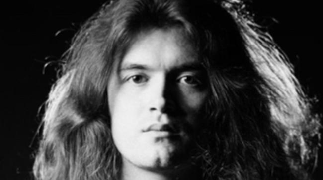 ¿Cuántos discos de estudio grabó Glenn Hughes con Deep Purple?