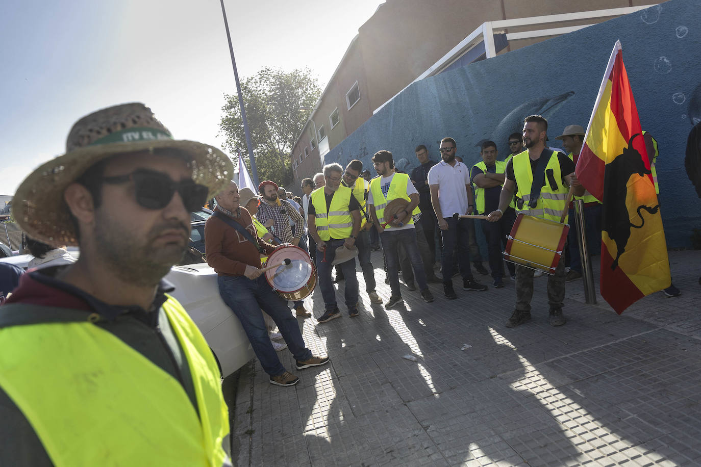 En imágenes: manifestantes protestan en la puerta de la Asamblea