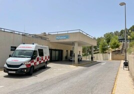 Entrada de Urgencias del hospital Rafael Méndez de Lorca.
