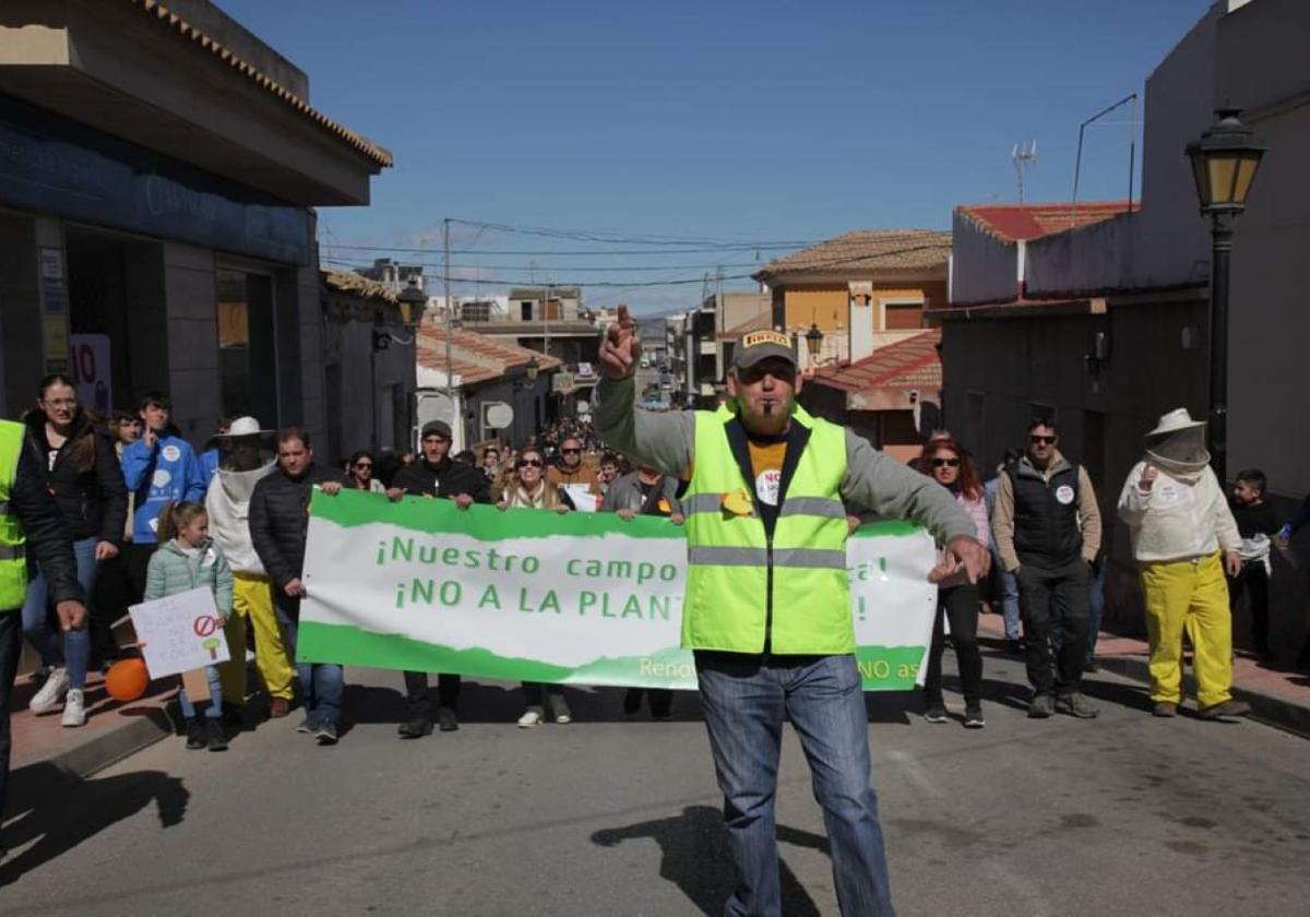 Cartel de cabeza de la manifestación protagonizada por los vecinos de San Miguel el mes pasado.