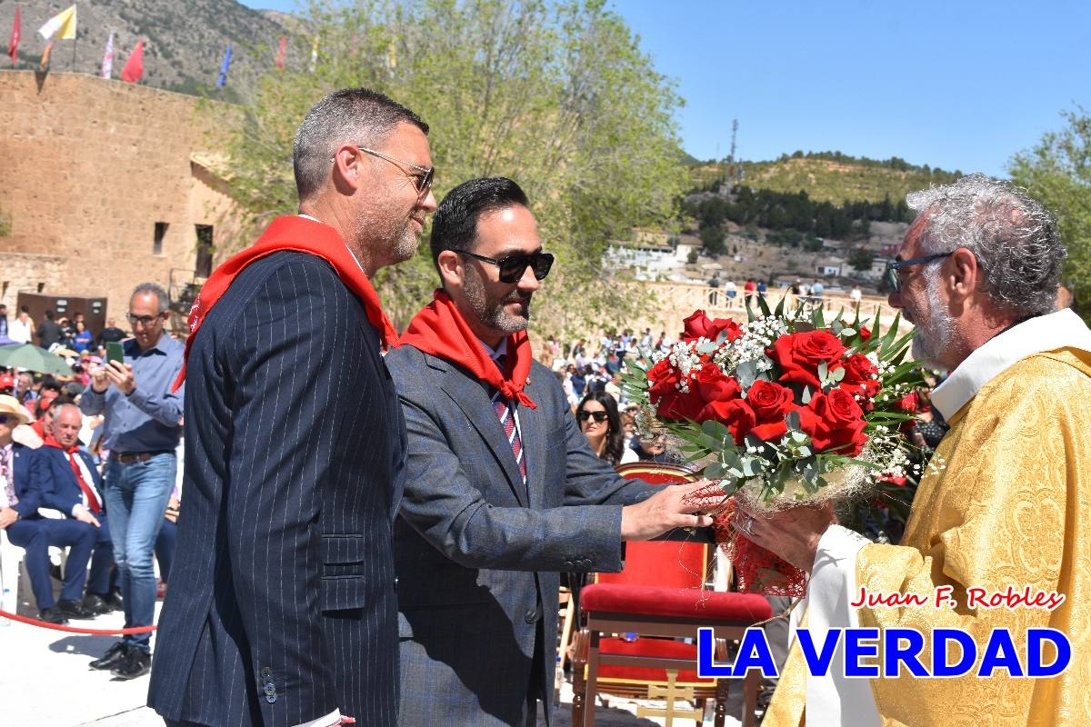Flores de las peñas caballistas para la Vera Cruz en Caravaca