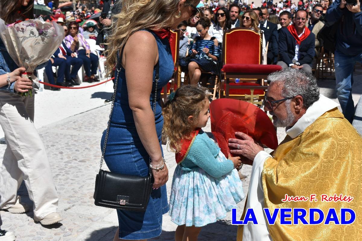 Flores de las peñas caballistas para la Vera Cruz en Caravaca