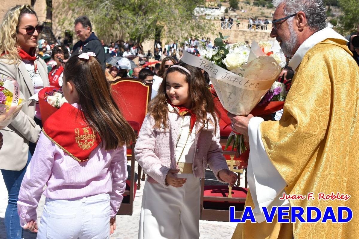 Flores de las peñas caballistas para la Vera Cruz en Caravaca