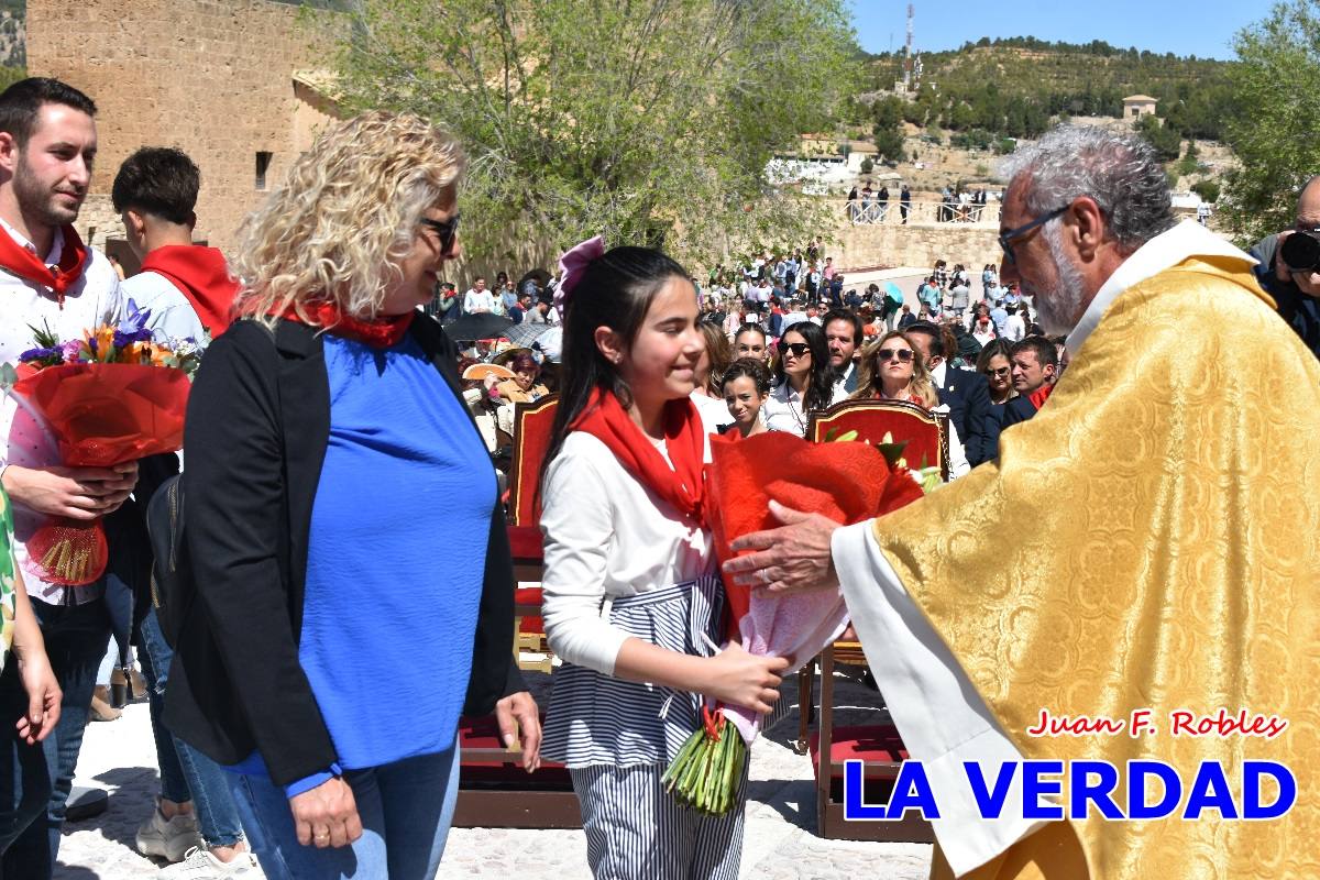 Flores de las peñas caballistas para la Vera Cruz en Caravaca