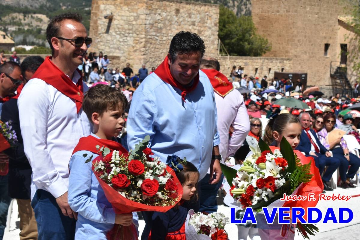 Flores de las peñas caballistas para la Vera Cruz en Caravaca