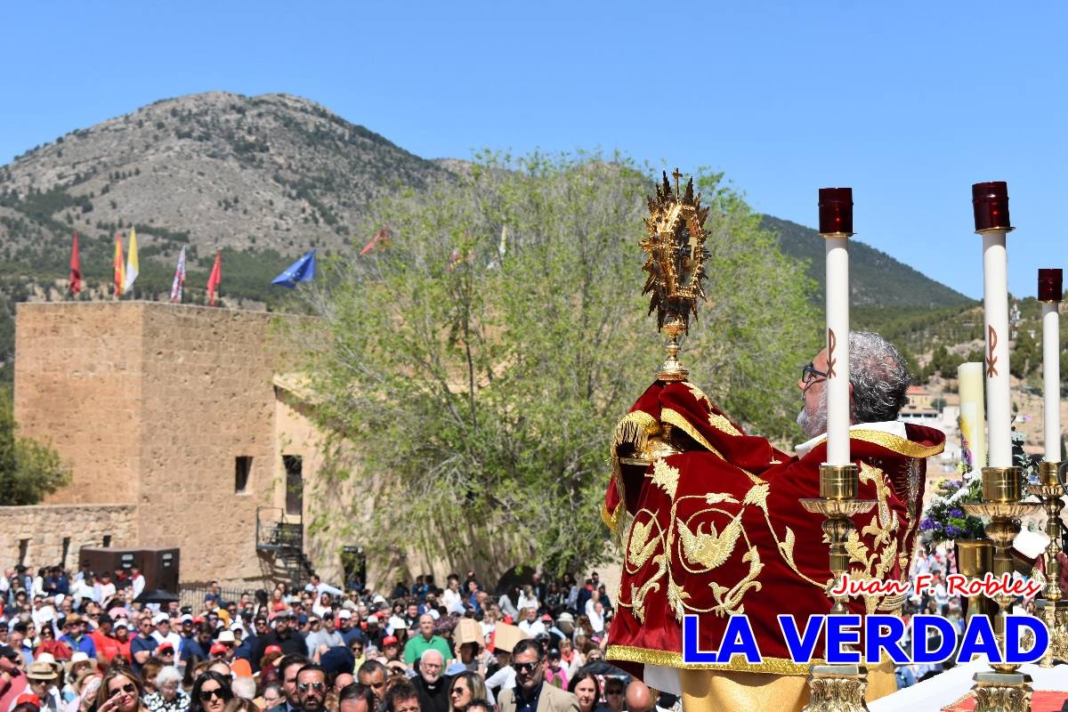 Flores de las peñas caballistas para la Vera Cruz en Caravaca