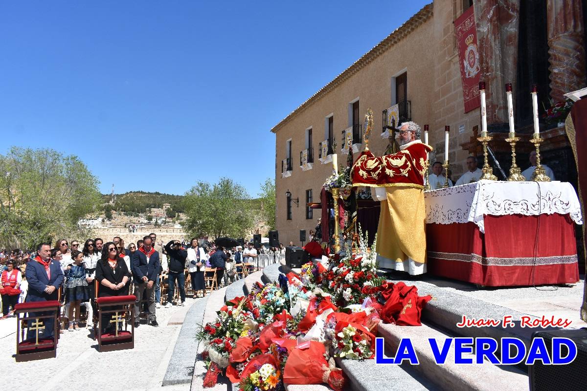Flores de las peñas caballistas para la Vera Cruz en Caravaca