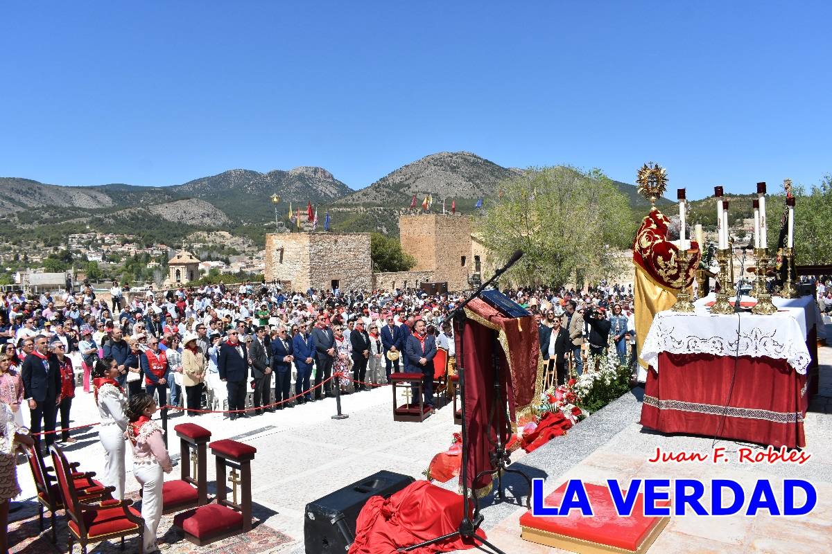 Flores de las peñas caballistas para la Vera Cruz en Caravaca