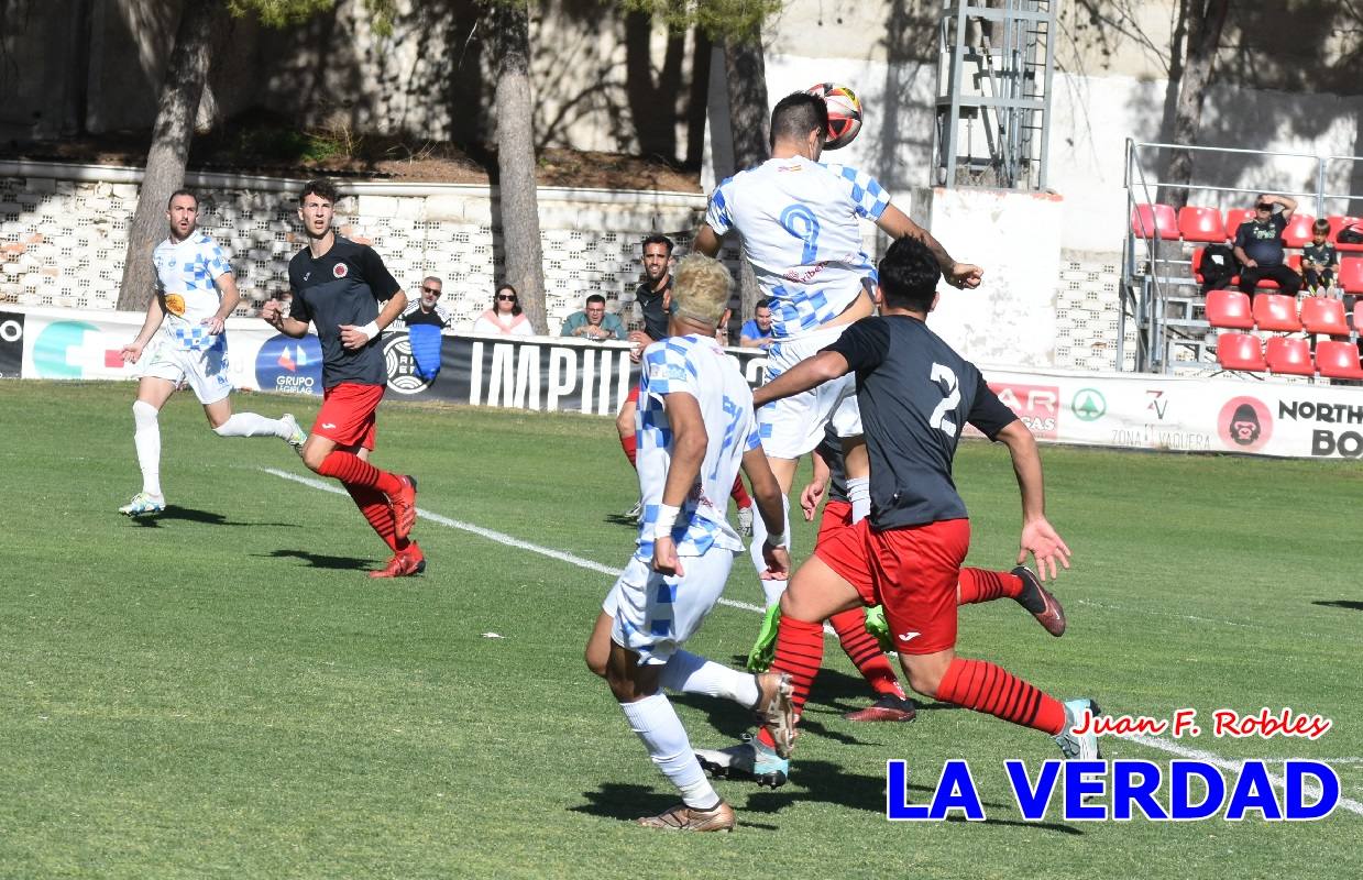 El Caravaca saca músculo frente al Racing Murcia