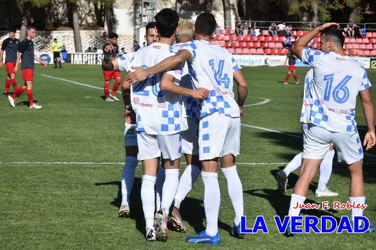 El Caravaca saca músculo frente al Racing Murcia