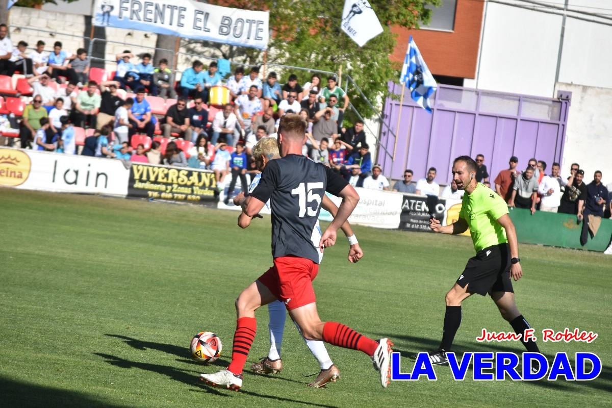 El Caravaca saca músculo frente al Racing Murcia