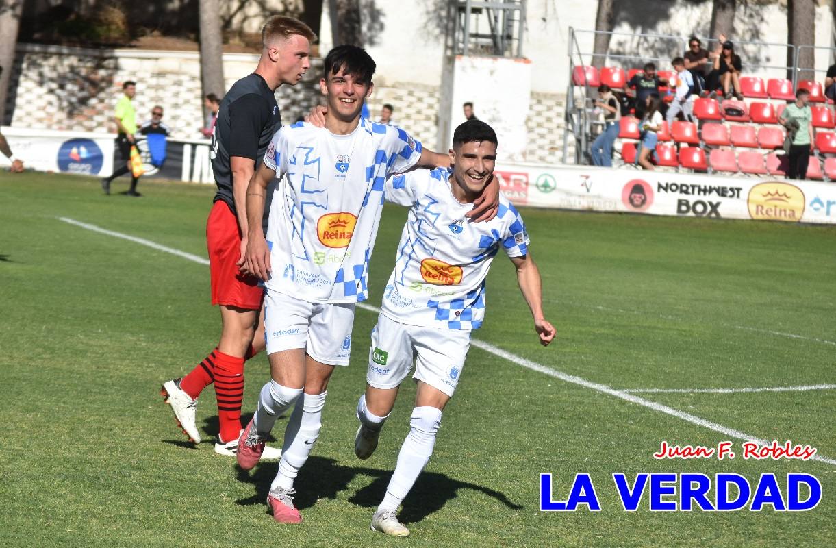 El Caravaca saca músculo frente al Racing Murcia