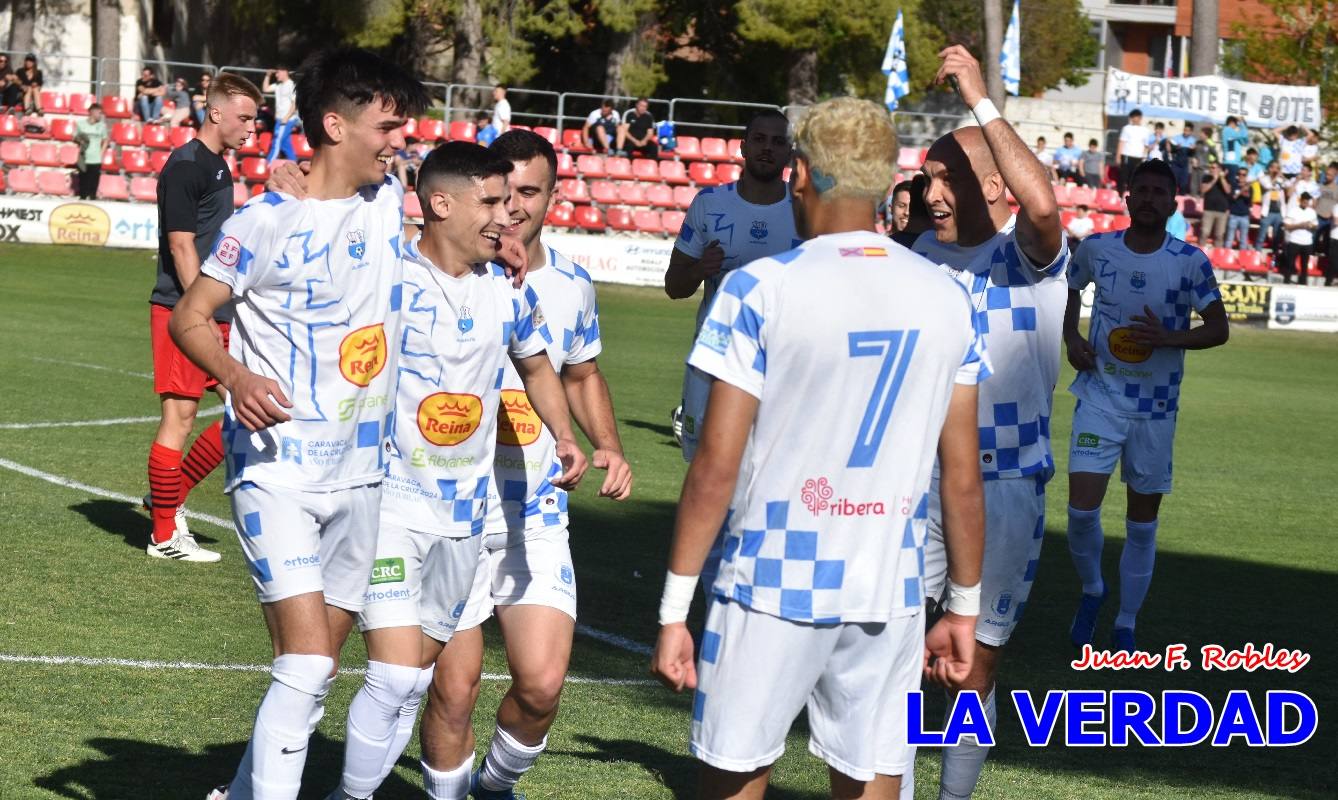 El Caravaca saca músculo frente al Racing Murcia