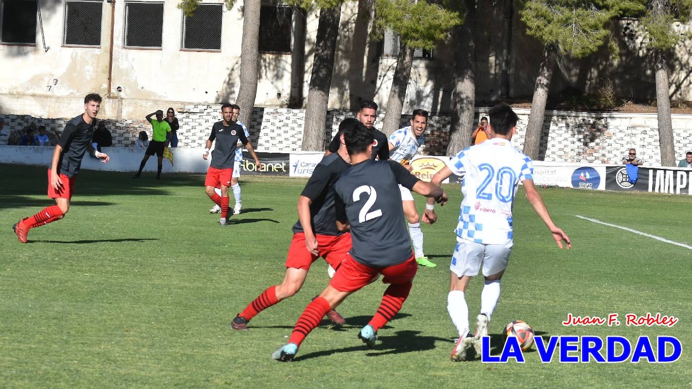 El Caravaca saca músculo frente al Racing Murcia