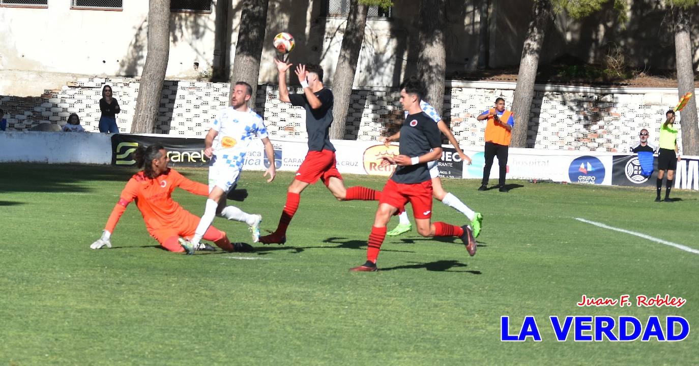 El Caravaca saca músculo frente al Racing Murcia