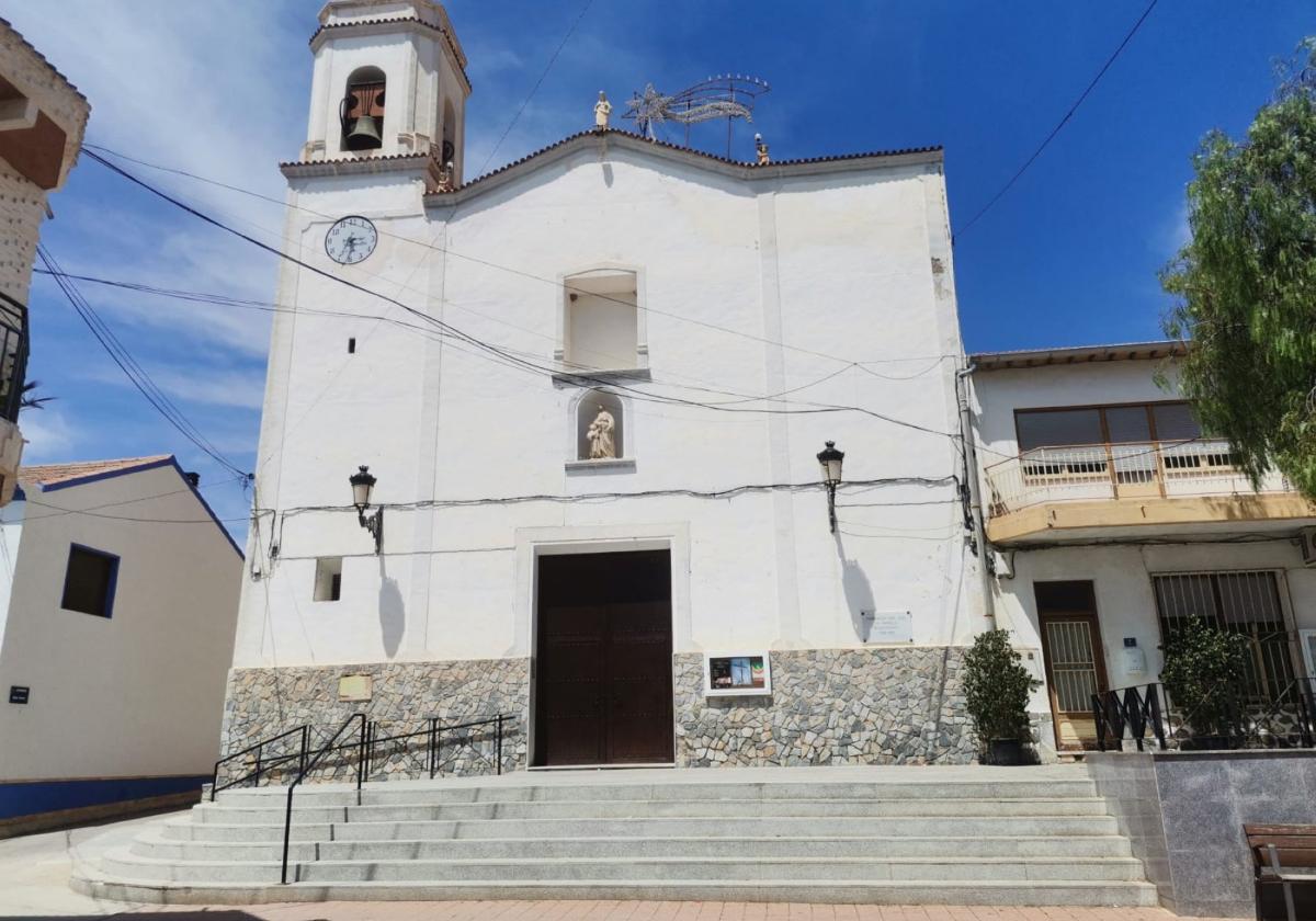Fachada de la iglesia de la pedanía oriolana de La Murada.