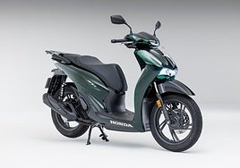 La versión Vetro es un modelo queincorpora paneles de carenado verdes sin pintar y semitransparentes, cuyaproducción reduce las emisiones de CO2₂un 9,5 % en comparación con loscarenados pintados tradicionales.